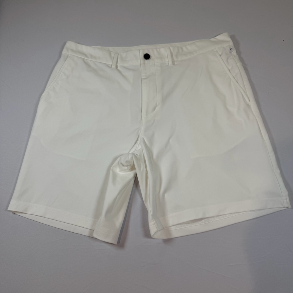 Old Navy Sportswear Active Tech Hybrid 4 Way Stretch  Ivory White Shorts Size 36